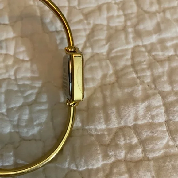 Gold Bangle Women's Watch 1900l MOP face - Picture 5 of 8